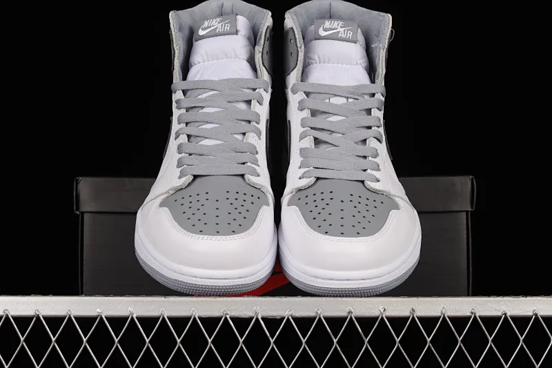 All categories Air Jordan Jordan series basketball shoes Air Jordan 1 High Air Jordan 1 High OG "Stealth" AJ1 Joe 1 high top white gray 555088-037